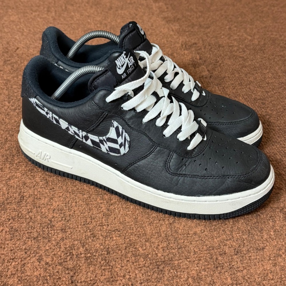 Nike Air Force 1 Low 07 LV8 Black White Geometric Swoosh AQ4131-001 Mens Size 10